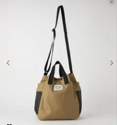 FREDRIK PACKERS ベージュショルダーバッグ