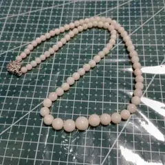 ホワイトネックレス