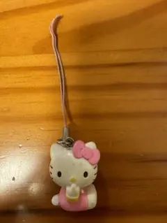 平成レトロ　ハローキティ　ストラップ