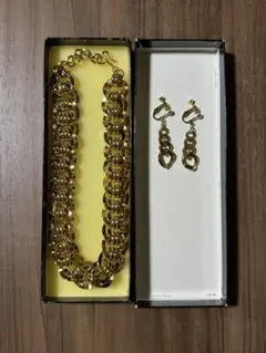 《3/25まで限定》Monet モネ ネックレスとイヤリング ゴールド チェーン