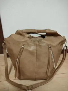 ベージュ 合成皮革 ショルダーバッグ