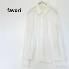 ファヴォリ favori 長袖シャツ　フリルデザイン　白系　スーツ　ビジネスのサムネイル