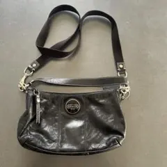 COACH ブラックレザー ショルダーバッグ