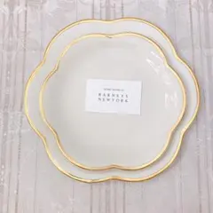 【未使用】バーニーズニューヨーク 花型プレート2枚セット フラワー イタリア製 未使用】バーニーズニューヨーク 花型プレート2枚セット フラワー