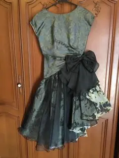 リボン付きアシンメトリーロングドレス　グリーン系　演奏会発表会舞台などに　９号