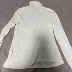 GUアイボリー タートルネック 長袖トップス