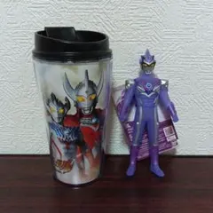 ウルトラマン、タンブラーとフィギュア
