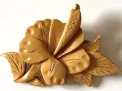 レトロなブローチ　昭和レトロ　ブローチ　ウッドブローチ　木製　花