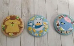 サンリオキャラクターズ　刺繍缶バッジ付ビスケット　3個セット