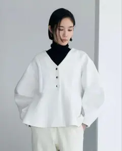 新品タグ付brown＆streetペプラムポンチカーディガンWhite