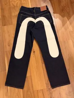 値下げ多少可　超美品　EVISU デニムパンツ 白　大黒　ペイントのサムネイル