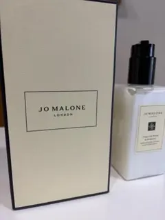 イングリッシュ ペアー ＆ フリージア ボディ ＆ ハンド ローションのサムネイル