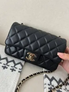 CHANEL ブラック ショルダーバッグ
