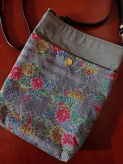 サコッシュ　大島紬花柄