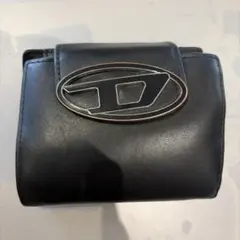 DIESEL 三つ折り財布 ブラック ロゴプレート - メルカリ