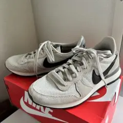 NIKE INTERNATIONALIST 24.5cm ランニングシューズ