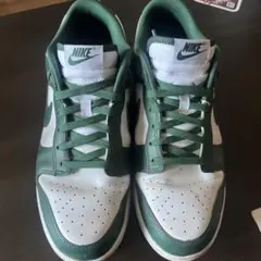 ダンクロー スニーカー