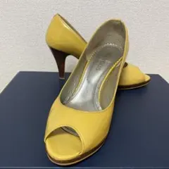 et vous(エヴー) クリーム色のオープントゥ パンプス