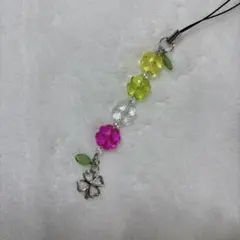 ビーズキーホルダー　ビーズストラップ　クローバー　韓国　y2k スクバ　チャーム