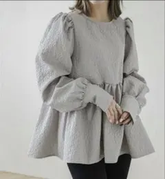 La-gemme ラジエム ジャガードブラウス　エンボス加工 Aライン 長袖のサムネイル