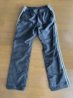 adidas ブラックジャージパンツ サイドストライプ
