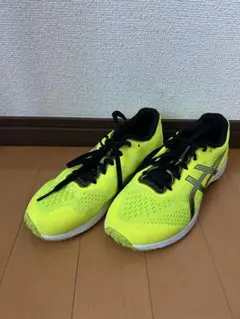 アシックス　レーザービーム　黄色　22.5