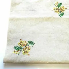ミモザ刺繍　生地　はぎれ