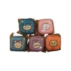 新品タグ付き　ちいかわ　カラビナつき　刺繍スクエアミニポーチ　まとめ売り 5個