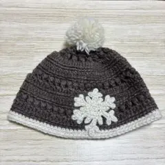 ベビー用茶色と白のニット帽