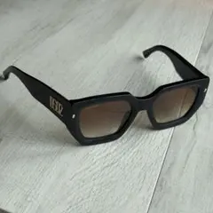DSQUARED2 サングラス ブラックのサムネイル