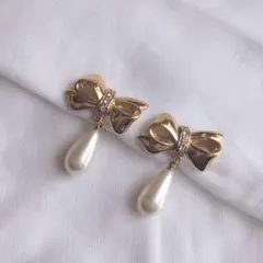 vintage/AVON/リボンとパールのイヤリング