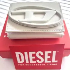 【新品】【定価34100円】DIESEL 1DR 三つ折りコンパクト財布　Dロゴ