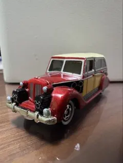 東京ディズニーリゾート トミカ リムジン（LiMOUSEine）赤