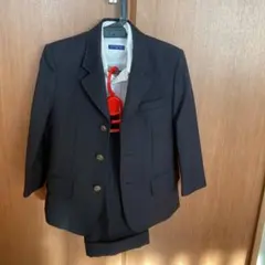 男の子 フォーマルスーツ　紺　110センチ　靴下おまけ付き