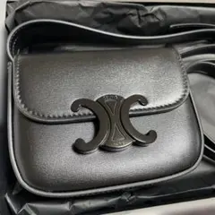 試着のみ　セリーヌ　ミニトリオンフ　ショルダーバッグ　オールブラック　完売品