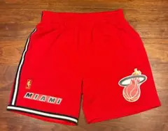 MITCHELL&NESS バスケットボールショーツ"マイアミヒート"レッドのサムネイル