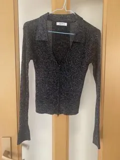 FOREVER 21 ブラックラメトップス　Sサイズ
