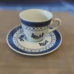 波佐見焼 丹心窯 青海波 透かし彫り カップ＆ソーサー 金彩 - メルカリ