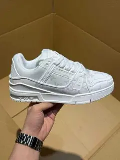 LOUIS VUITTON スニーカー