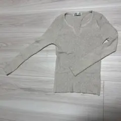 リブ編み Vネック 長袖ニット ベージュ