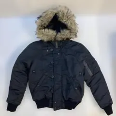 ネイビー ダウンジャケット