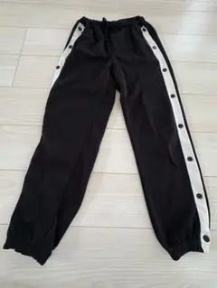 SHEIN 黒白 サイドボタンパンツ