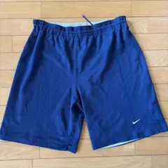 NIKEバスケ　ハーフパンツ　ネイビー、白　リバーシブル