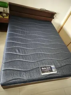 クイーンサイズベット、マットレス付き サイズ205cm x 155cm