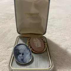 Wedgwood ブローチ 2個セット ケース付きのサムネイル