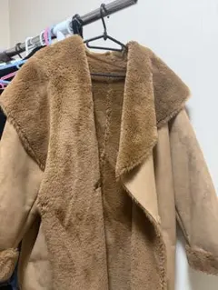 ムートン風ベージュコート