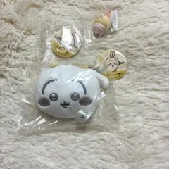 -*-様 ちいかわ　うさぎ　くら寿司コラボ缶バッジ&キーホルダー　ガチャガチャミ