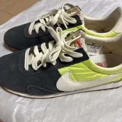 Nike グレー/イエロー スニーカー