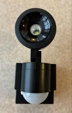 ELPA 乾電池式LEDセンサーライト 1灯 ESL-N101BT