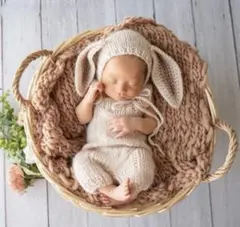 ニューボーンフォト　衣装 うさぎ耳帽子とオーバーオールセット　ベージュ